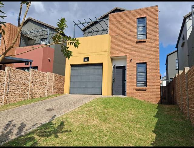 3 BEDROOM TOWNHOUSE FOR SALE IN SOUTH HILLS